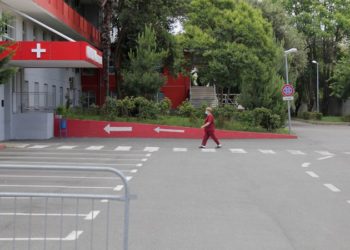 5 raste të reja me Covid në Vlorë, 30 tamponët e Gjirokastrës dalin negativë