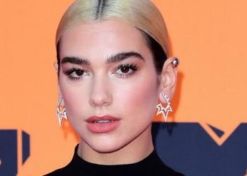 “Të ndalohen këngët e Dua Lipas”/ Peticion pas postimit anti-izraelit