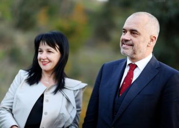 Pasuria/ Kryeministri Rama ende me kredi, të ardhurat kryesore i sjell bashkëshortja (VIDEO)