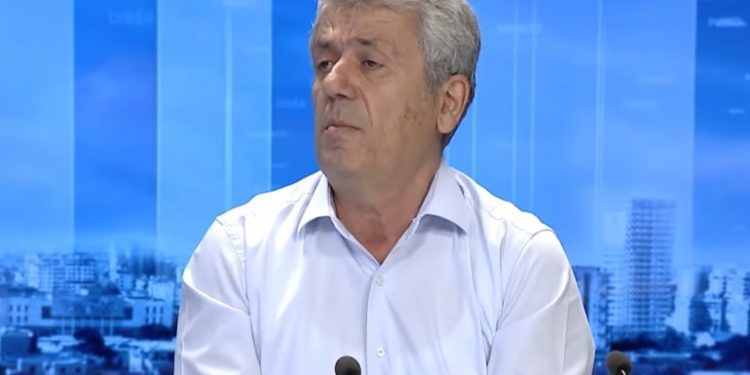 Flet sizmiologu: Paslëkundjet e tërmetit do të vijojnë, mos hyni në banesat me vështirësi ekuilibri