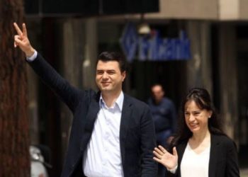 Pasuria e Bashës, unazë diamanti dhe 700 mijë euro kur hyri në politikë. Shtëpi në Holandë, Tiranë e Durrës (VIDEO)