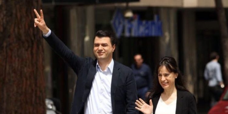 Pasuria e Bashës, unazë diamanti dhe 700 mijë euro kur hyri në politikë. Shtëpi në Holandë, Tiranë e Durrës (VIDEO)