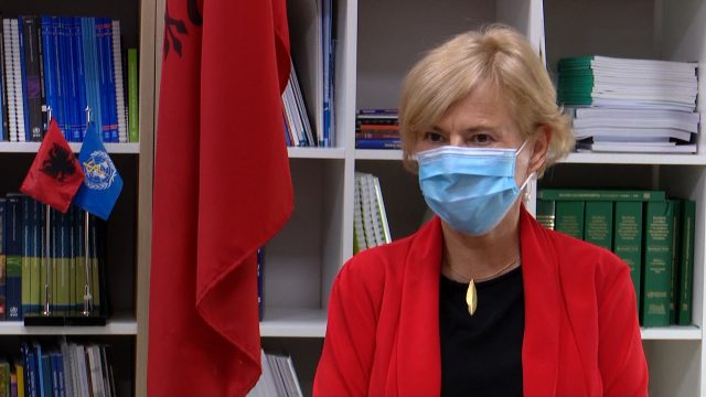 Paralajmërimi i fortë i OBSH për Shqipërinë: Respektoni masat, ose do të mbyllni vendin sërish