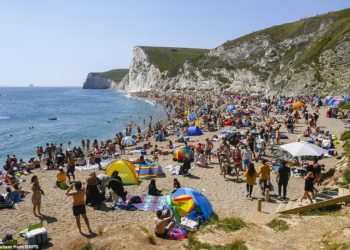Për këta njerëz, Covid nuk ekziston (FOTO)