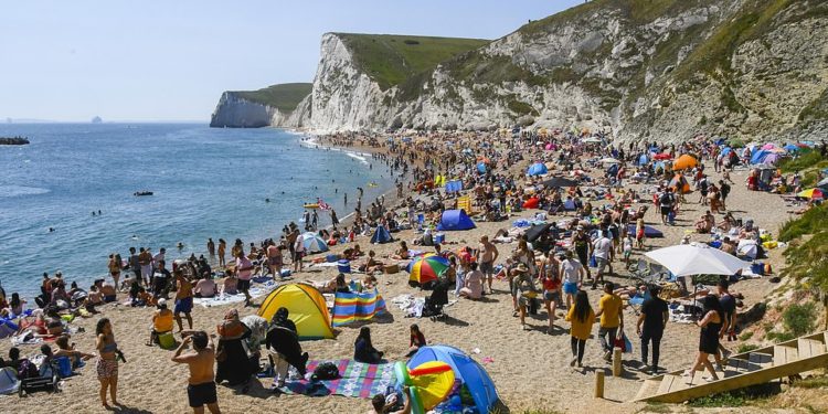 Për këta njerëz, Covid nuk ekziston (FOTO)