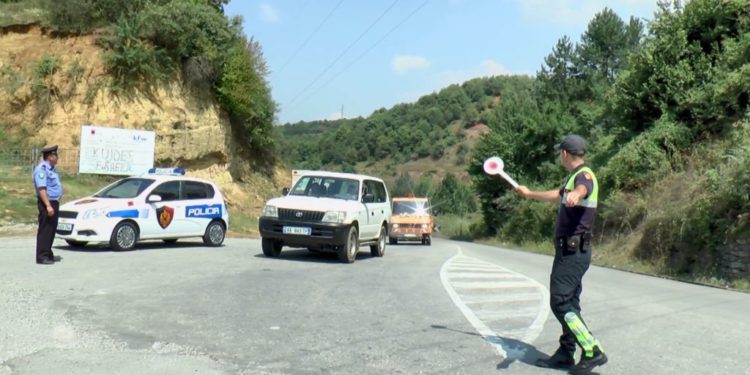 Jo vetëm kolaudim: Makinave do u bëhet kontroll teknik në rrugë