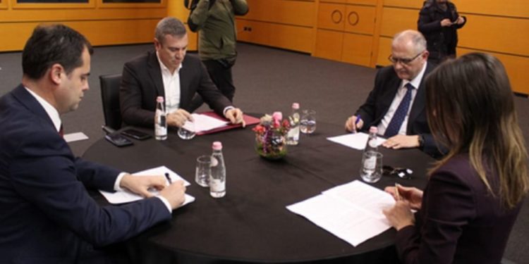 Tymi i bardhë i kulisave, tym i zi për votën e lirë