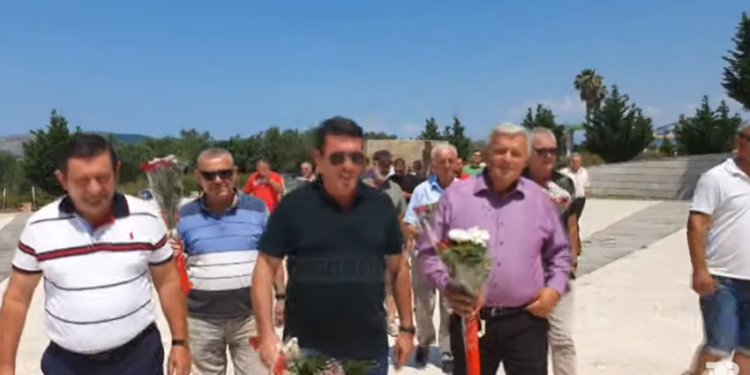 Përkujtohet në Kllogjer 76-vjetori i genocidit të popullsisë çame (VIDEO)
