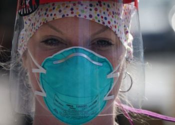 OBSH-ja me këshillë të re: Të vendoset maska në ambientet publike!