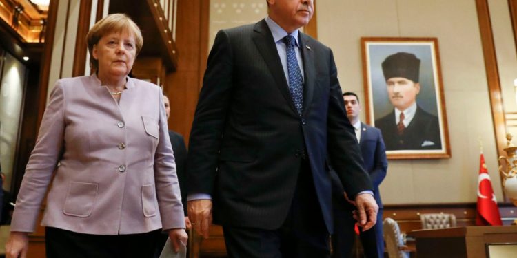 Si e shmangu Angela Merkel luftën Turqi-Greqi, telefonata me Erdoganin që ndryshoi gjithçka