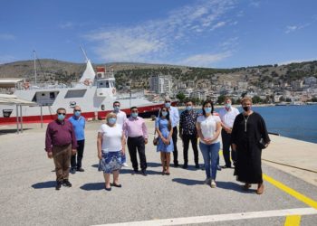 Me maska dhe në distancë, deputetët e Komisionit të Ekonomisë ‘zbarkojnë’ në Sarandë