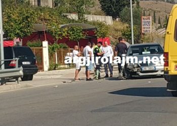 Aksident në Gjirokastër, përplasen dy automjete (VIDEO)