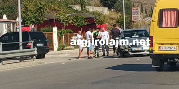 Aksident në Gjirokastër, përplasen dy automjete (VIDEO)