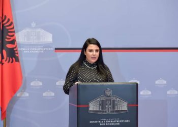 U tha se ishte në Ksamil me disa djem, reagon Ministrja Balluku