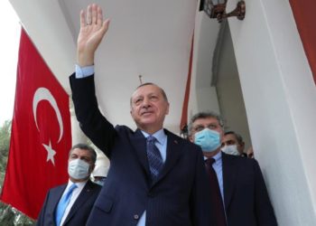 “Sulltani” nuk ndalet, gati ligji që kontrollon mediat sociale