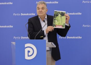 PD nxjerr pamjet e parcelave me kanabis në Tepelenë, Vlorë e Kukës (FOTO)