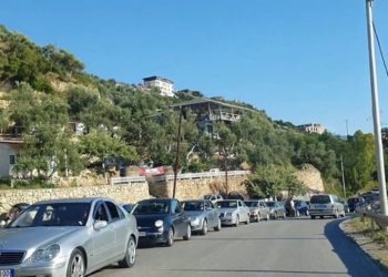 Policia apel qytetarëve: Mos u nisni të gjithë në të njëjtën orë për në plazh