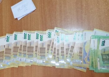 Rinas/Nuk deklaruan paratë që kishin me vete, procedohen penalisht dy persona