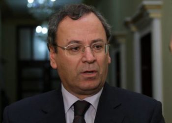 Flet ish-deputeti i PS-së i prekur nga Covid: Me sa duket beteja do të zgjasë akoma