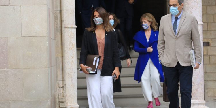 Vendimi i Katalonjës: Maskat të detyrueshme kudo