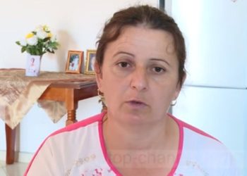 Rrëfimi tronditës i nënës nga Tepelena që i abuzuan seksualisht vajzën minorene: Ajo ka frikë, mbyll dritaret dhe…(VIDEO)