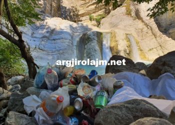 FOTO LAJM/ Mos ia bëni këtë Ujëvarës së Selckës!