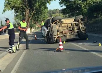 Aksidenti i frikshëm në Gjirokastër, si u përmbys fuoristrada pranë Lazaratit