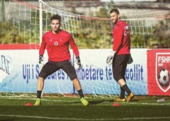 Portieri i Kombëtares preket nga Covid