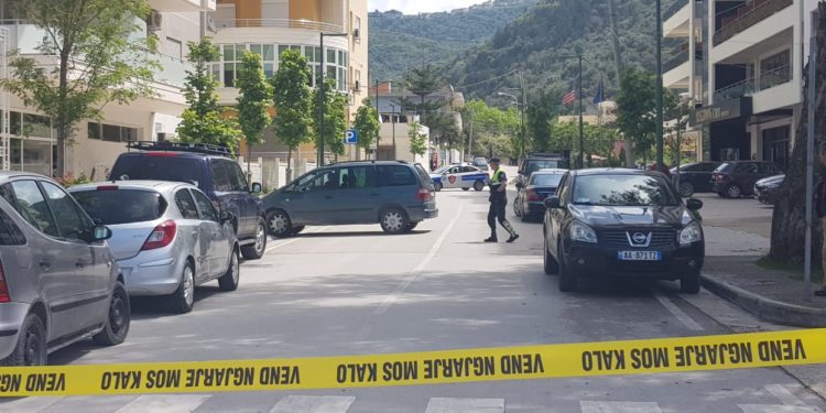 Kris arma në Vlorë, të shtëna drejt një karburanti