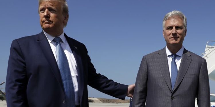 Covid mbërrin në Shtëpinë e Bardhë, preket këshilltari i Donald Trump