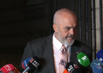 Rama i bën apel Bashës: Kush i merr shqiptarët për budallenj, e ha! Ja sheshi ja mejdani, ja Muço kapedani