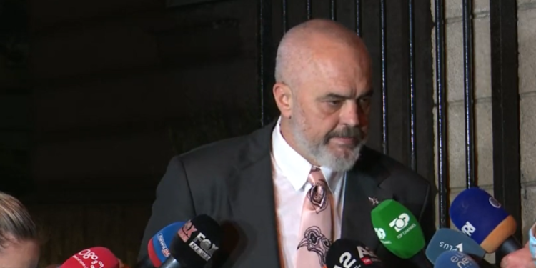 Rama i bën apel Bashës: Kush i merr shqiptarët për budallenj, e ha! Ja sheshi ja mejdani, ja Muço kapedani