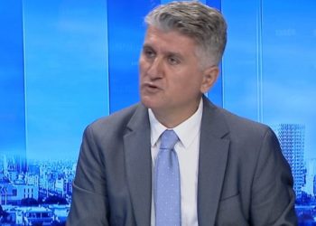 Agron Gjekmarkaj pas daljes së listave të PD: Nuk futem në radhë për t’u bërë deputet