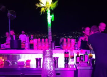 Lokalet në Sarandë e Vlorë nuk zënë ‘mend’, hapur edhe pas orës 20:00, gjobiten 1 milion lekë