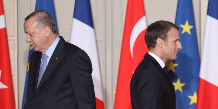 Tensionet me Greqinë, Turqia sulmon presidentin francez: Kush është Macron dhe si ka dështuar përballë Erdoganit