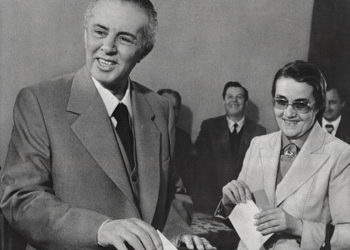 DOKUMENTI/ Ja sa paguheshin Enver dhe Nexhmije Hoxha