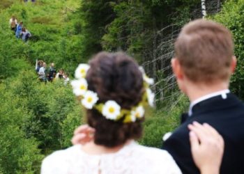 Martesa që theu pandeminë, ja çifti që frymëzoi botën