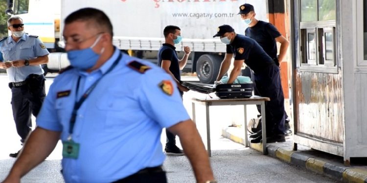 Doni të udhëtoni në Greqi? Policia e Shtetit ka një njoftim të rëndësishëm