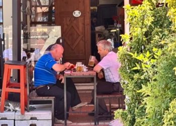 COVID/ Restorantet në krizë, shqiptarët nuk po konsumojnë as qoftet në zgarat e famshme