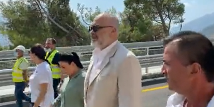 Tërmet Peçi- Ramës: Rrugën e bëri komandanti im, si ti nuk ka! Kryeministri: Lëri këto, ishe xhep fals kur more detyrën (VIDEO)