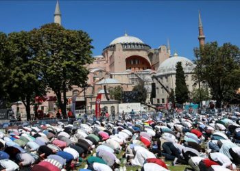 Greqia reagon ndaj hapjes së Shën Sofisë për namaz: Ditë zie për të krishterët, Erdogan e bëri atë që tha