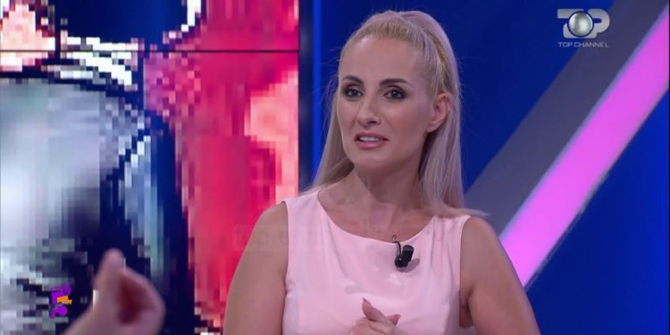 “Tundja djepin ndërkohë që studioja”/ Zv.ministrja nga Gjirokastra tregon sakrificat