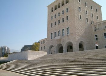 Ndryshojnë preferencat e maturantëve, ja profili që po zëvendëson mjekësinë