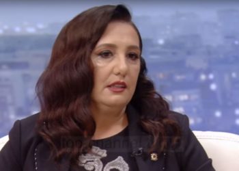 Aida Shtino shpërthen ndaj mjekëve që luftojnë me Covid: A i keni trutë e kokës në vend, pse nuk i lejoni pacientët të mbajnë celular