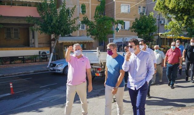 Nis fushata në Sarandë, deputetët dhe kryetari i bashkisë inagurojnë asfaltimin e një rruge (FOTO)