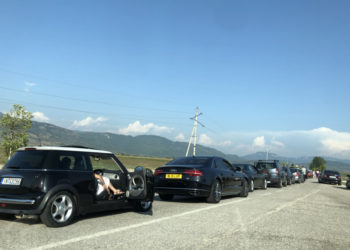 Emigrantët në Kakavijë/ Mbërrin në kufi Olta Xhaçka dhe Ardi Veliu