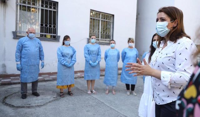 Ministrja Manastirliu takim me epidemiologët/ Këto janë vatrat e reja të nxehta të infektimit me COVID