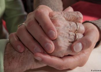 E frikshme/ Covid-19 përshpejton procesin e plakjes