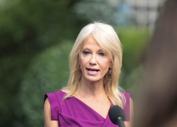 Jep dorëheqjen këshilltarja e Presidentit Trump, ishte një nga mbrojtëset “e flakta” të tij