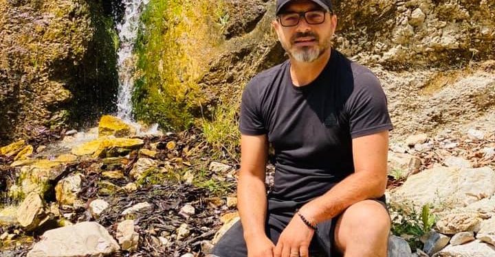 Saimir Tahiri ka zgjedhur të pushojë në vendin e tij të origjinës, Tepelenë